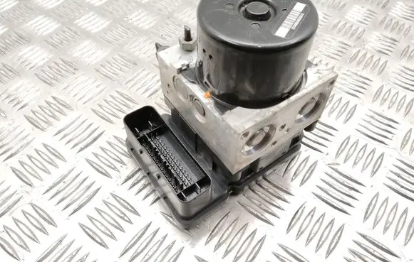 Volvo XC60 ABS Pump 31329139