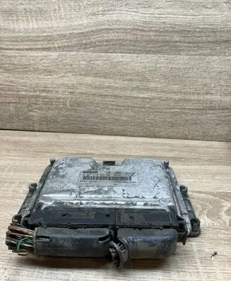 Renault Megane II Engine control unit/module 8200199726 0281010442
