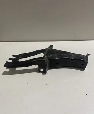 Volvo XC90 Front bumper mounting bracket 150716R