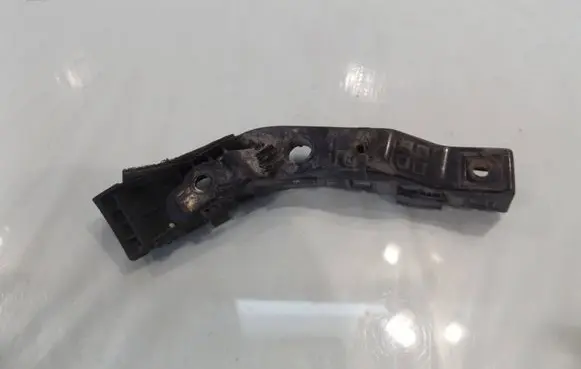 Hyundai i30 Front bumper mounting bracket 865132R000