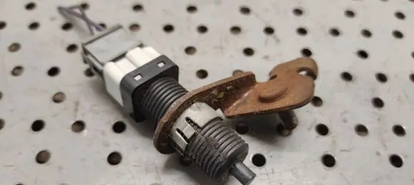 Clutch pedal sensor