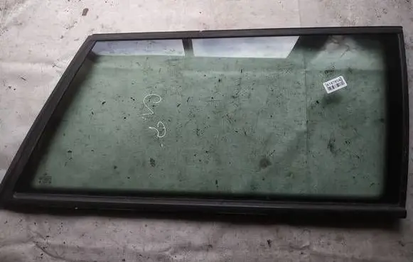 Rear side window