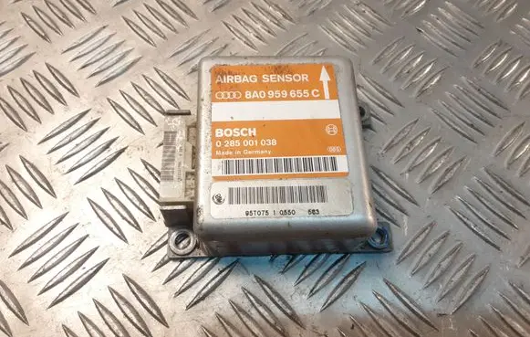 Audi A4 S4 B5 8D Airbag control unit/module 0285001038