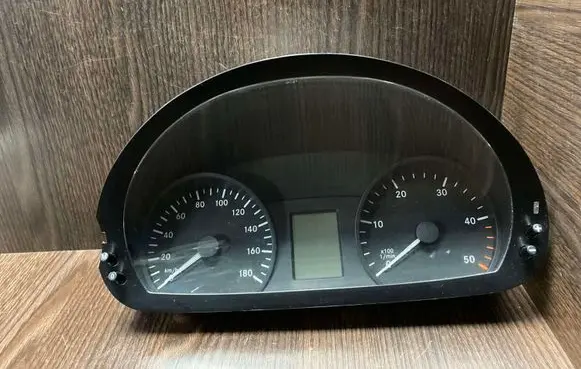 Mercedes-Benz Sprinter W906 Speedometer (instrument cluster) 9069005200 9069013400 9069027700
