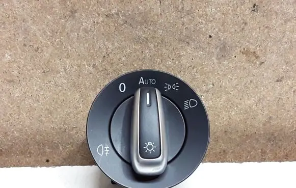 Volkswagen PASSAT B7 Light switch 3C8941