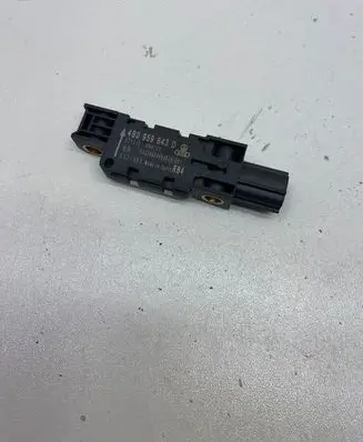 Audi A3 S3 8P Airbag deployment crash/impact sensor 4B0959643D 090708 021315