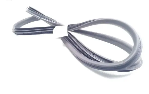 Ford Puma Rear door rubber seal (on body) 