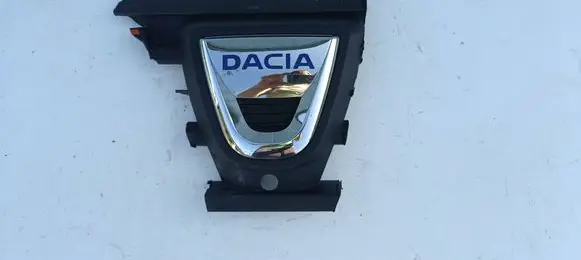 Dacia Duster II Front grill 623102515R