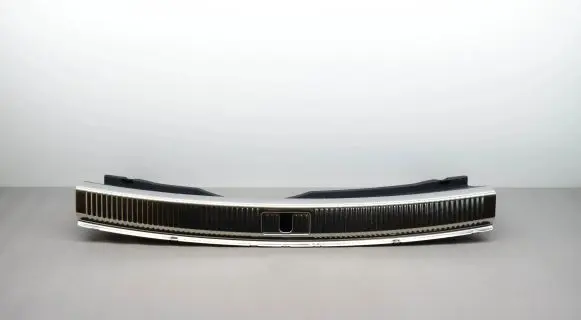 Trunk/boot sill cover protection