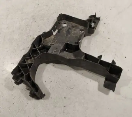 Front bumper mounting bracket