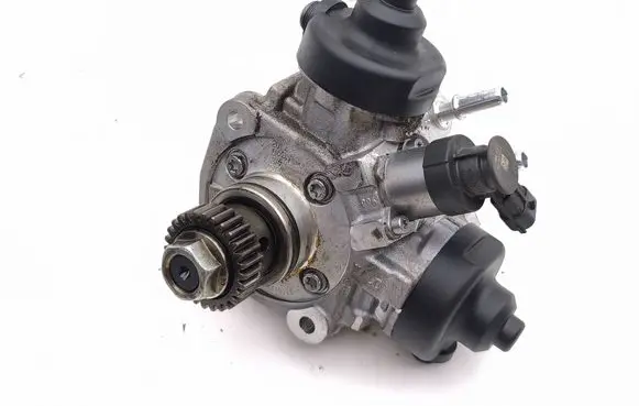 Maserati Ghibli Fuel injection high pressure pump 0445010684 35022140F 151109
