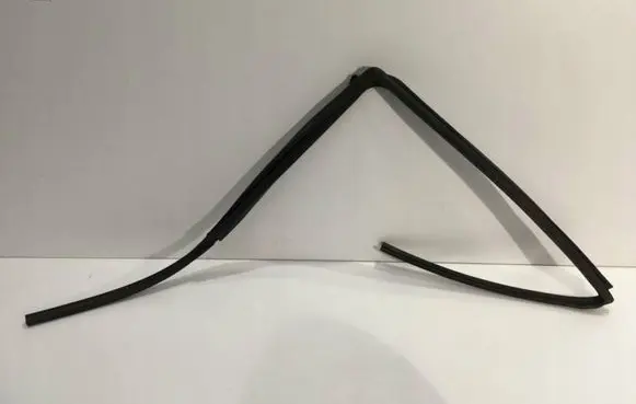 Suzuki SX4 S-Cross Rubber seal rear door 