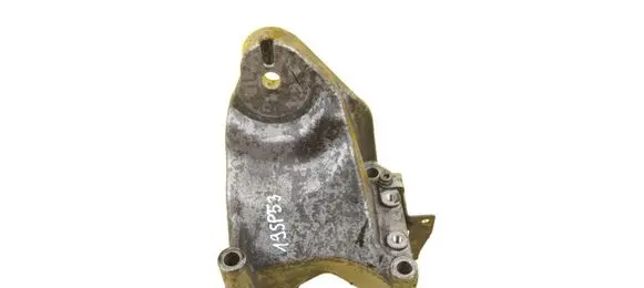 Volkswagen Touareg I Engine mounting bracket 070199308B BPE
