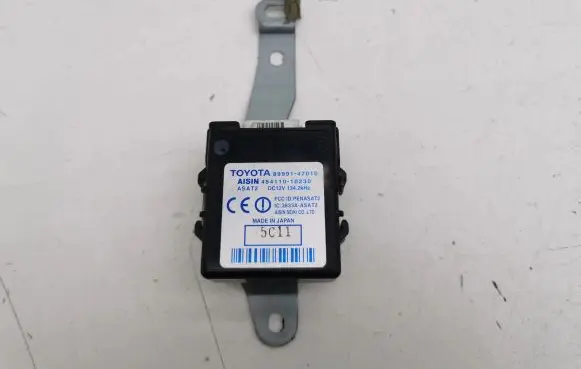 Toyota Prius (XW20) Door control unit/module 8999147010