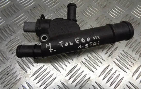 Seat Toledo II (1M) Engine coolant pipe/hose 038121132D