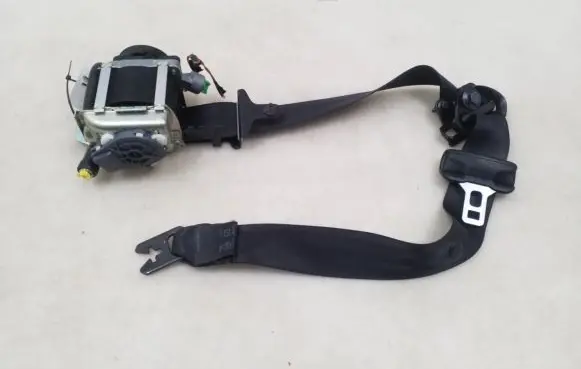 Volvo V60 Front seatbelt 39800482