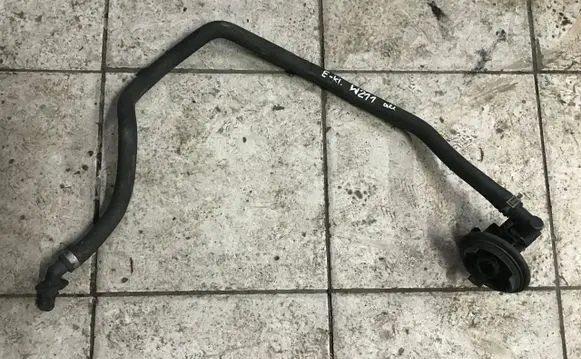Mercedes-Benz E W211 Heater radiator pipe/hose A2118301296