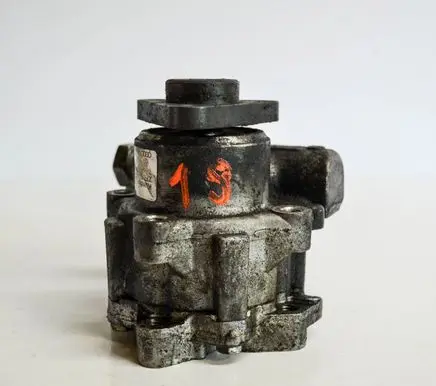 Audi A4 S4 B7 8E 8H Power steering pump 8E0145155N