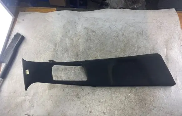 Mercedes-Benz S W221 (B) pillar trim (top) A2216900436
