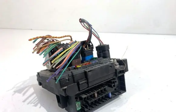 Citroen DS5 BSM Control unit 9807428280