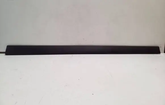 Chevrolet Orlando Front door trim (molding) 96886773