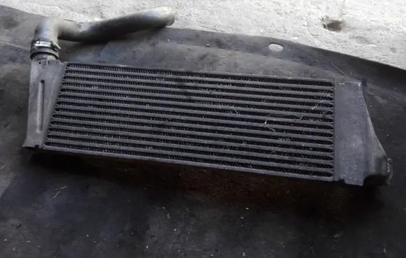 Renault Megane II Intercooler radiator 8200468425 0042682