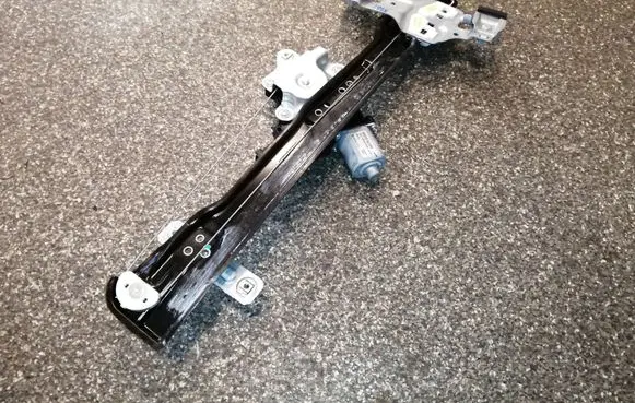 Buick Encore I Front door window regulator with motor 98920SUV20