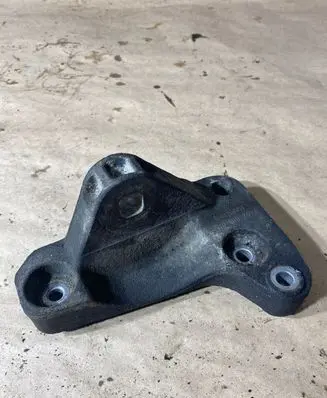 Volkswagen Transporter - Caravelle T5 Engine mounting bracket 7H0199207C