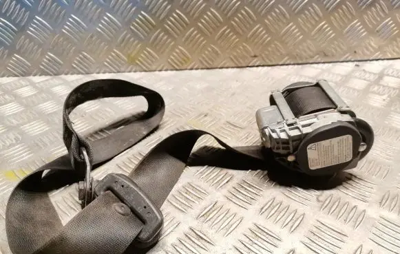 Mercedes-Benz B W245 Front seatbelt 1698608485