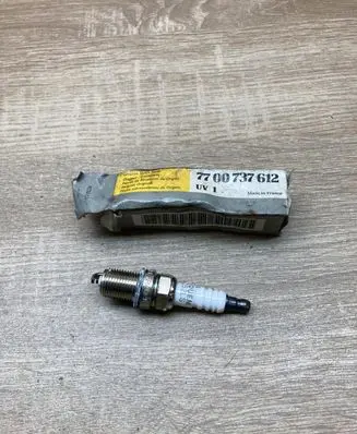 Renault Laguna II Spark plug 7700737612