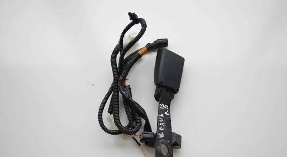Lexus IS 220D-250-350 Front seatbelt buckle E034501