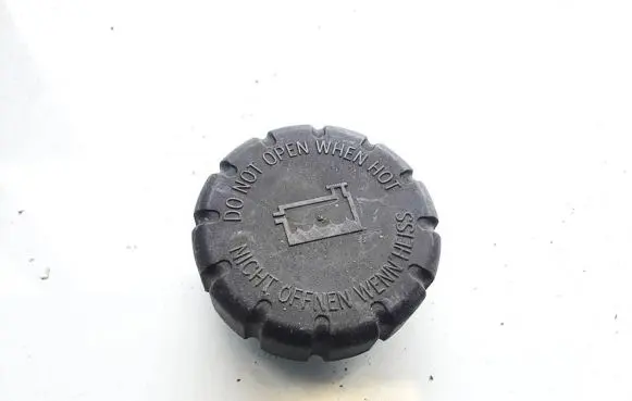 Mercedes-Benz C AMG W204 Coolant expansion tank/reservoir cap 2105010615