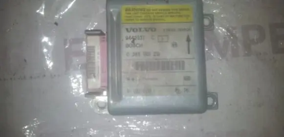 Volvo S70 V70 V70 XC Airbag control unit/module 9442337C 0285001219