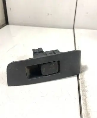 Nissan X-Trail T31 Electric window control switch 82961JG00A