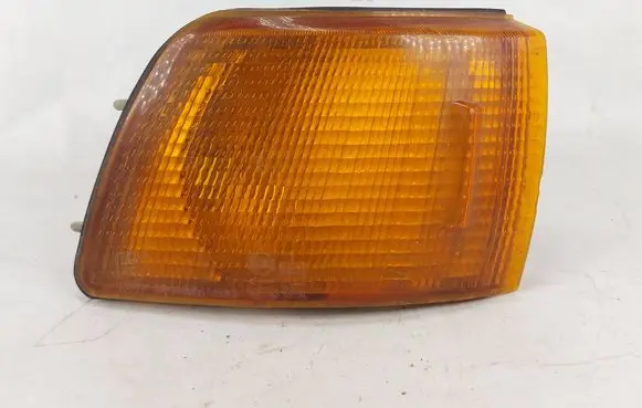 Mitsubishi Galant Front indicator light 21037558 7438 21037558R