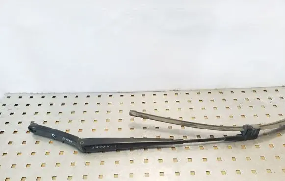 Skoda Octavia Mk2 (1Z) Front wiper blade arm 1Z2955410