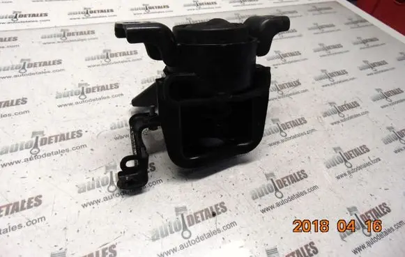 Toyota RAV 4 (XA30) Engine mount bracket