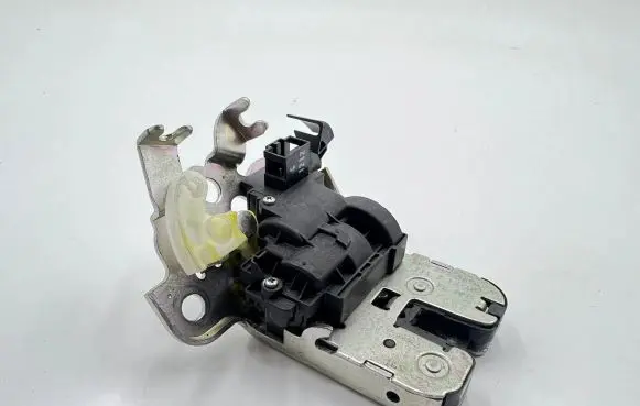 Audi A7 S7 4G Tailgate/trunk/boot lock/catch/latch 8K9827505A