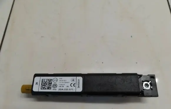 Volkswagen T-Roc Aerial antenna amplifier 2GA035577B