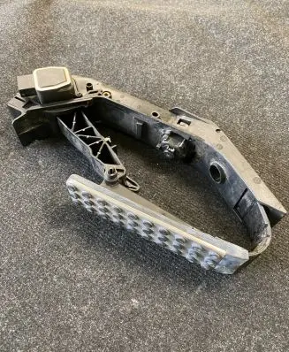 Mercedes-Benz SL R230 Accelerator throttle pedal A2303000604