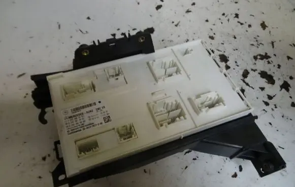 Mercedes-Benz B W246 W242 Fuse module A2469008804