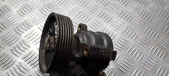 Renault Laguna I Power steering pump 7700823735F 7700823794B