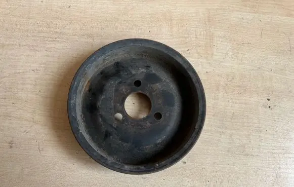 Mercedes-Benz Vito Viano W638 Power steering pump pulley A6042360010 6042360010