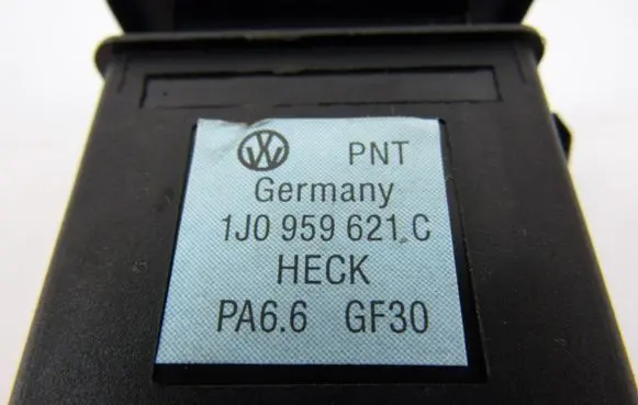Volkswagen Golf IV Windscreen/window heater switch 1J0959621C