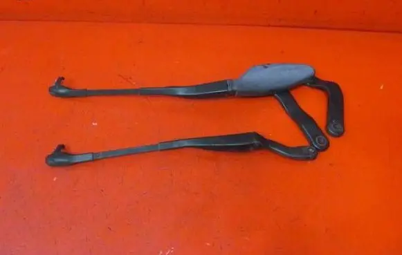 Mercedes-Benz E W211 Front wiper blade arm A2118201244 A2118201144