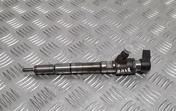 Volkswagen Jetta VI Fuel injector 03L130277B