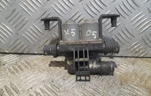 BMW X5 E53 Coolant heater control valve 6906652 1147412159