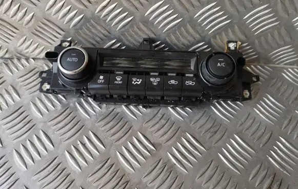 Toyota Hilux VIII Climate control unit 559000KB10 6440G09A