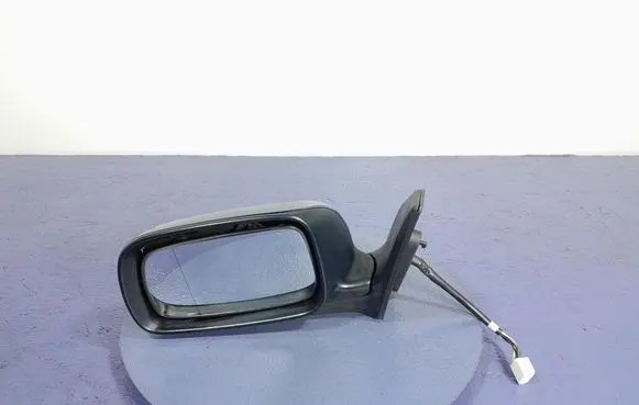 Toyota Avensis Verso Front door electric wing mirror 