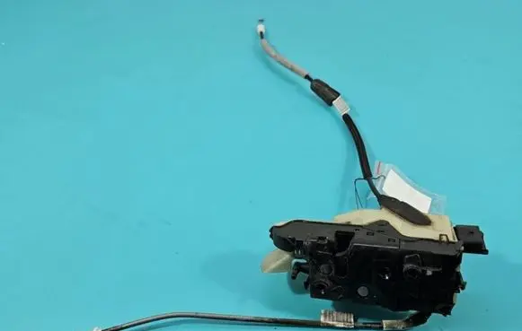 Citroen DS5 Front door lock IMPRK1402268